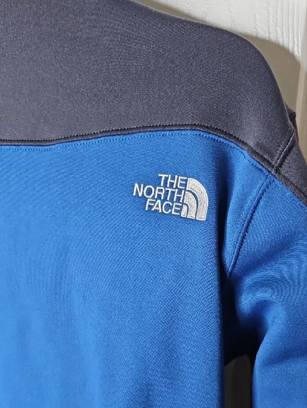 The North Face Blue and Black TKA Stretch Flight Series Full Zip Jacket Large